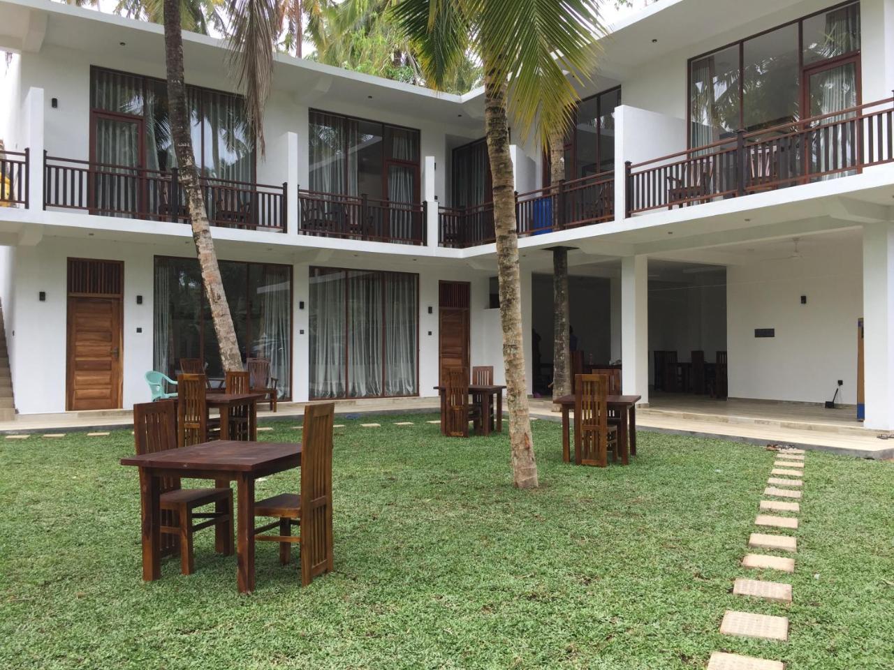 Bay Hiriketiya Hotel Dikwella Luaran gambar